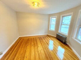 145 Union St, Unit 1 in Everett, MA - Building Photo