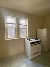 6334 N Magnolia Ave, Unit 2W in Chicago, IL - Building Photo - Building Photo