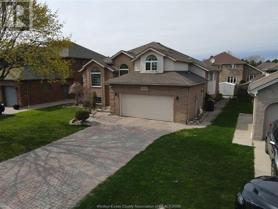 2636 Fleming Ct in Windsor, ON - Building Photo