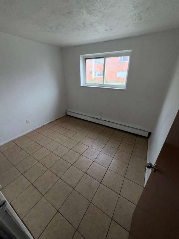 14815 Euclid Ave in East Cleveland, OH - Building Photo - Building Photo