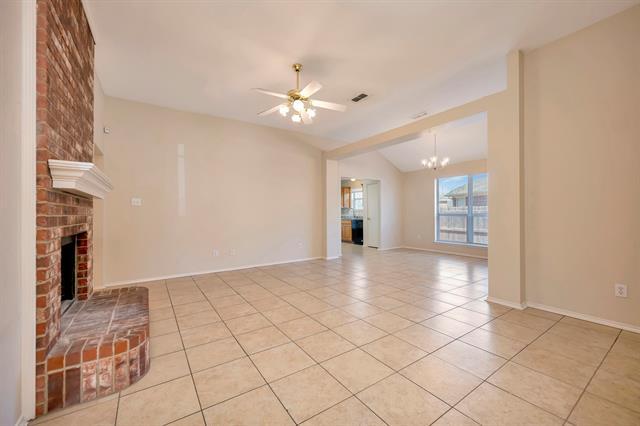 117 Goldeneye Ln in Fort Worth, TX - Building Photo - Building Photo