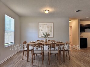 8015 Mattox Ave in Jacksonville, FL - Building Photo - Building Photo