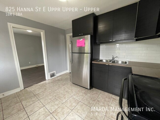 825 Hanna St E in Windsor, ON - Building Photo - Building Photo