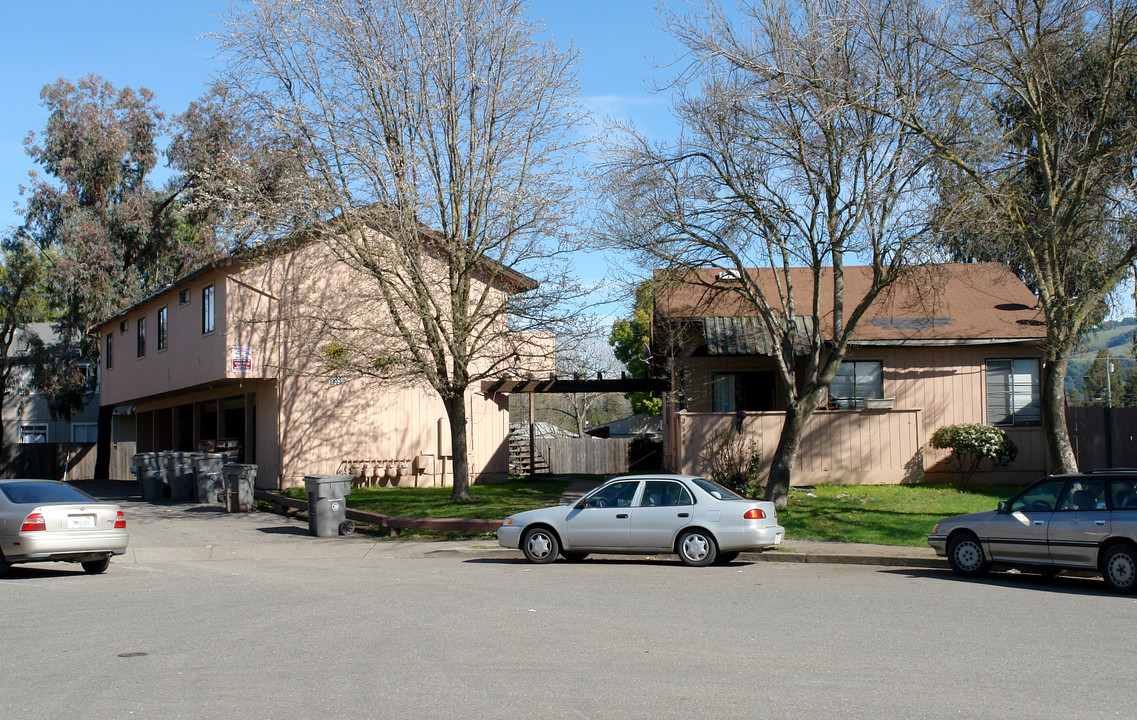 2398 Kenton in Santa Rosa, CA - Building Photo