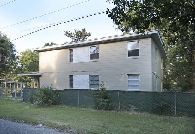 Value Add Duplex in Jacksonville, FL - Foto de edificio - Building Photo