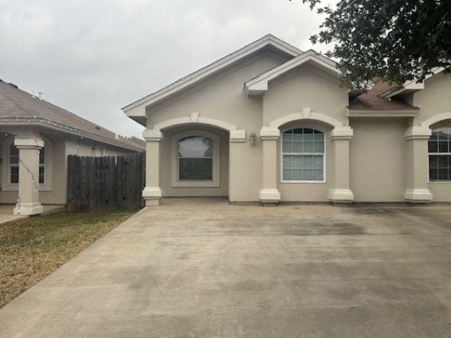 7310 Michigan Ave in Laredo, TX - Building Photo