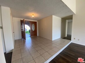 244 Deerwalk Pl in Thousand Oaks, CA - Foto de edificio - Building Photo