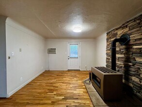 261 Wilcox Rd in Tieton, WA - Building Photo - Building Photo