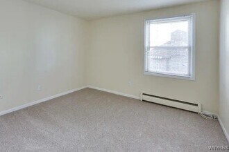 6 Chestnut Ridge Ln in Amherst, NY - Building Photo - Building Photo