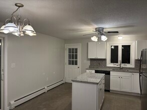 31 Bishop Ave in Southington, CT - Foto de edificio - Building Photo