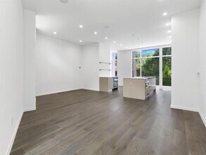 641 Angier Springs Ct NE in Atlanta, GA - Foto de edificio - Building Photo