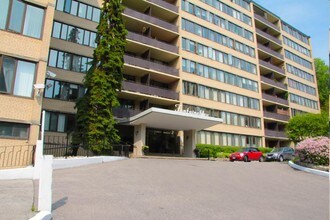 Fontainebleu in Toronto, ON - Building Photo - Building Photo