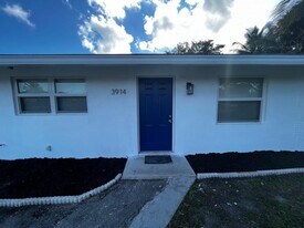 3914 Hernden Dr in Lake Worth Beach, FL - Building Photo