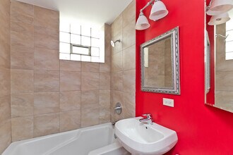 1014 W Roscoe St in Chicago, IL - Building Photo - Building Photo