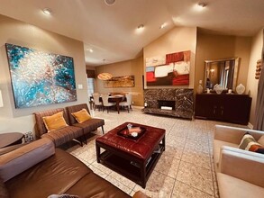 12660 Hillcrest Rd in Dallas, TX - Building Photo - Building Photo