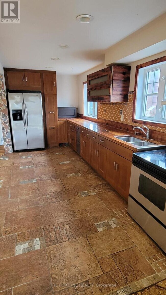 44 Rotherglen Ct in Brampton, ON - Building Photo - Building Photo