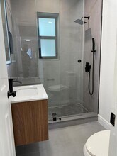 11643 NE 11th Pl in Biscayne Park, FL - Building Photo - Building Photo