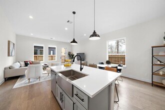 2625 Paul Quinn St in Houston, TX - Building Photo - Building Photo