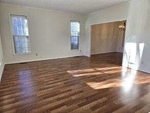 5104 Grist Mill Ct in Greensboro, NC - Building Photo - Building Photo