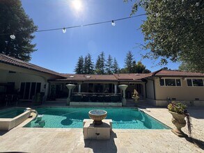 13605 Surrey Ln in Saratoga, CA - Building Photo - Building Photo