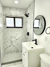 1028 NE 39th St in Oakland Park, FL - Building Photo - Building Photo