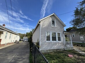 3233 W 50th St in Cleveland, OH - Building Photo - Building Photo
