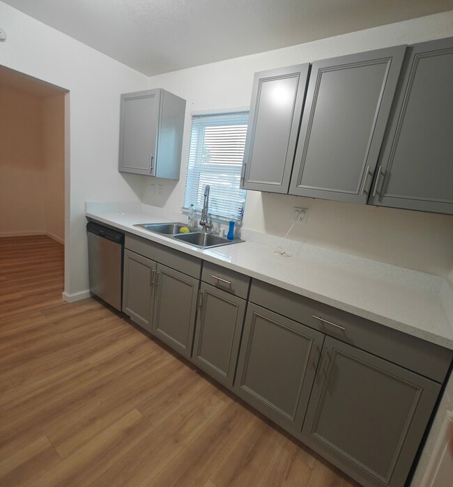 2876 34th Ave in Sacramento, CA - Building Photo - Building Photo