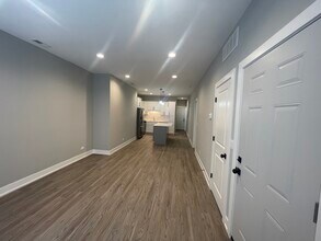 3617 W Shakespeare Ave, Unit 1 in Chicago, IL - Foto de edificio - Building Photo
