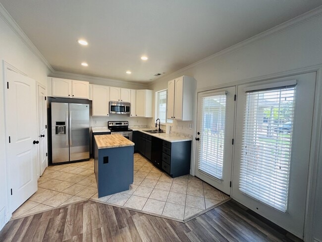 property at 632 E Long Shadow Dr