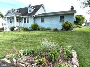 329 Tyrone St in Greencastle, PA - Building Photo - Building Photo
