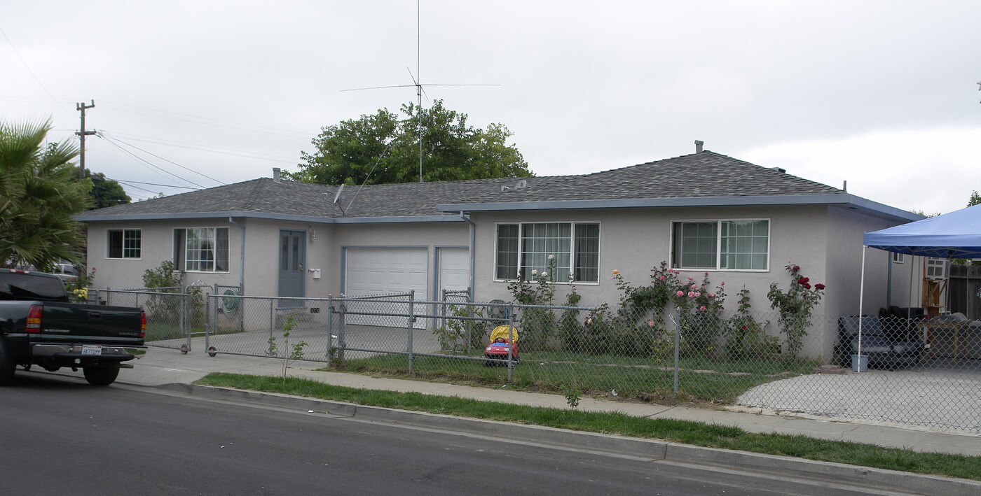 425-427 C St in Union City, CA - Foto de edificio