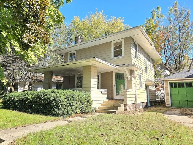 property at 1226 Blaine Ave