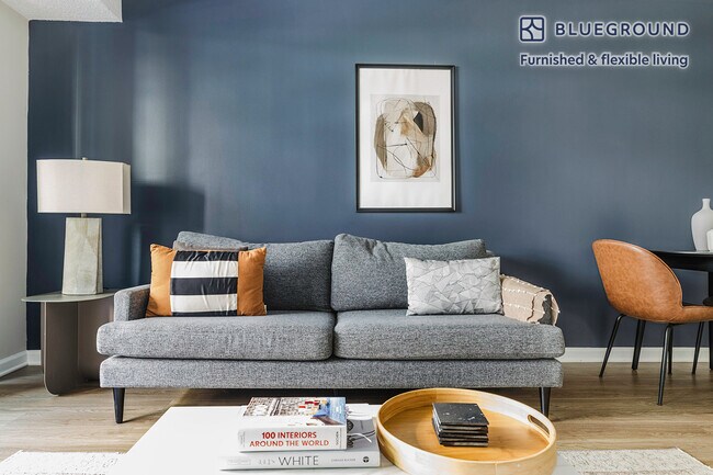 2140 L St NW in Washington, DC - Building Photo - Building Photo