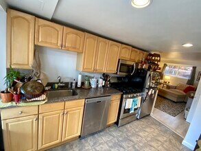 1734 Commonwealth Ave in Boston, MA - Building Photo - Building Photo