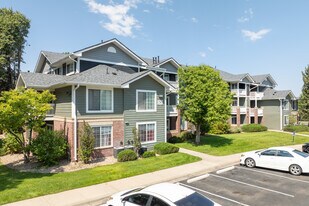 Dayton Meadows in Denver, CO - Building Photo