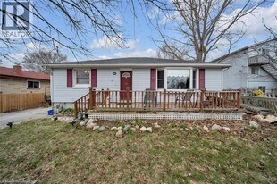 65 Brooklyne Rd in Cambridge, ON - Building Photo