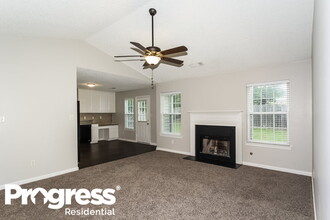 345 Breeze Mdw in Fairburn, GA - Building Photo - Building Photo