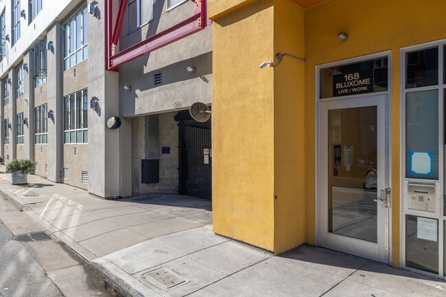 Bluxome Lofts in San Francisco, CA - Foto de edificio - Building Photo