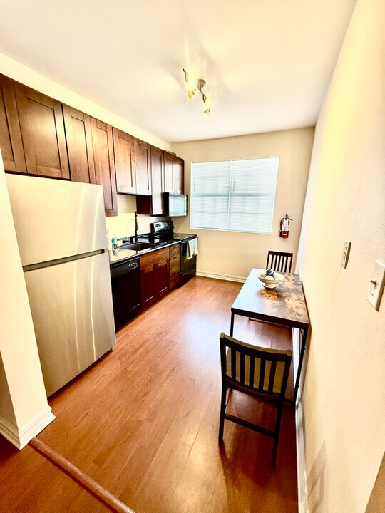 2801 Broadway St in New Orleans, LA - Building Photo