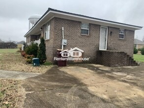 27849 Pinedale Rd in Ardmore, AL - Foto de edificio - Building Photo