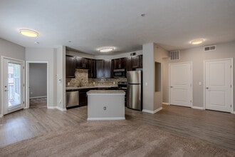 Wesbury Park in Columbus, OH - Building Photo - Interior Photo