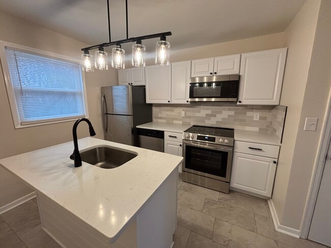 13 Anthony Ln, Unit 1