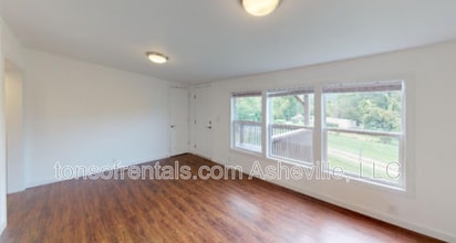 64 Sayles Town Rd in Fairview, NC - Building Photo - Building Photo