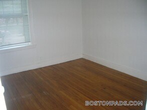 137 Park Dr in Boston, MA - Building Photo - Building Photo