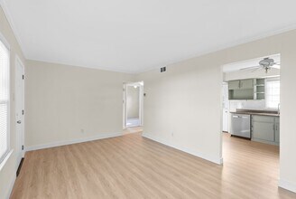 429 Chamberlin Dr in Ballwin, MO - Building Photo - Building Photo