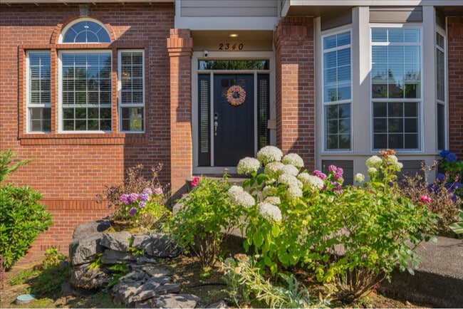 2340 Oakhurst Ln in Lake Oswego, OR - Building Photo - Building Photo