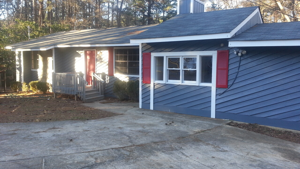 194 Lexington Ct in Riverdale, GA - Building Photo