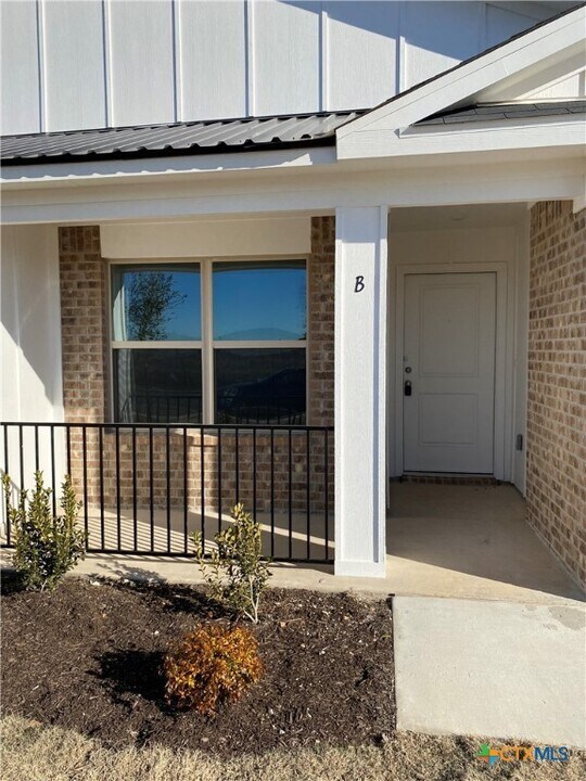 5813 Betty Lou Dr in Killeen, TX - Building Photo