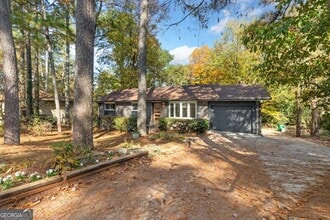 2958 Harcourt Dr, Unit 209 in Decatur, GA - Building Photo - Building Photo