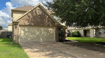 2110 Juniper Dale Dr in Rosenberg, TX - Building Photo